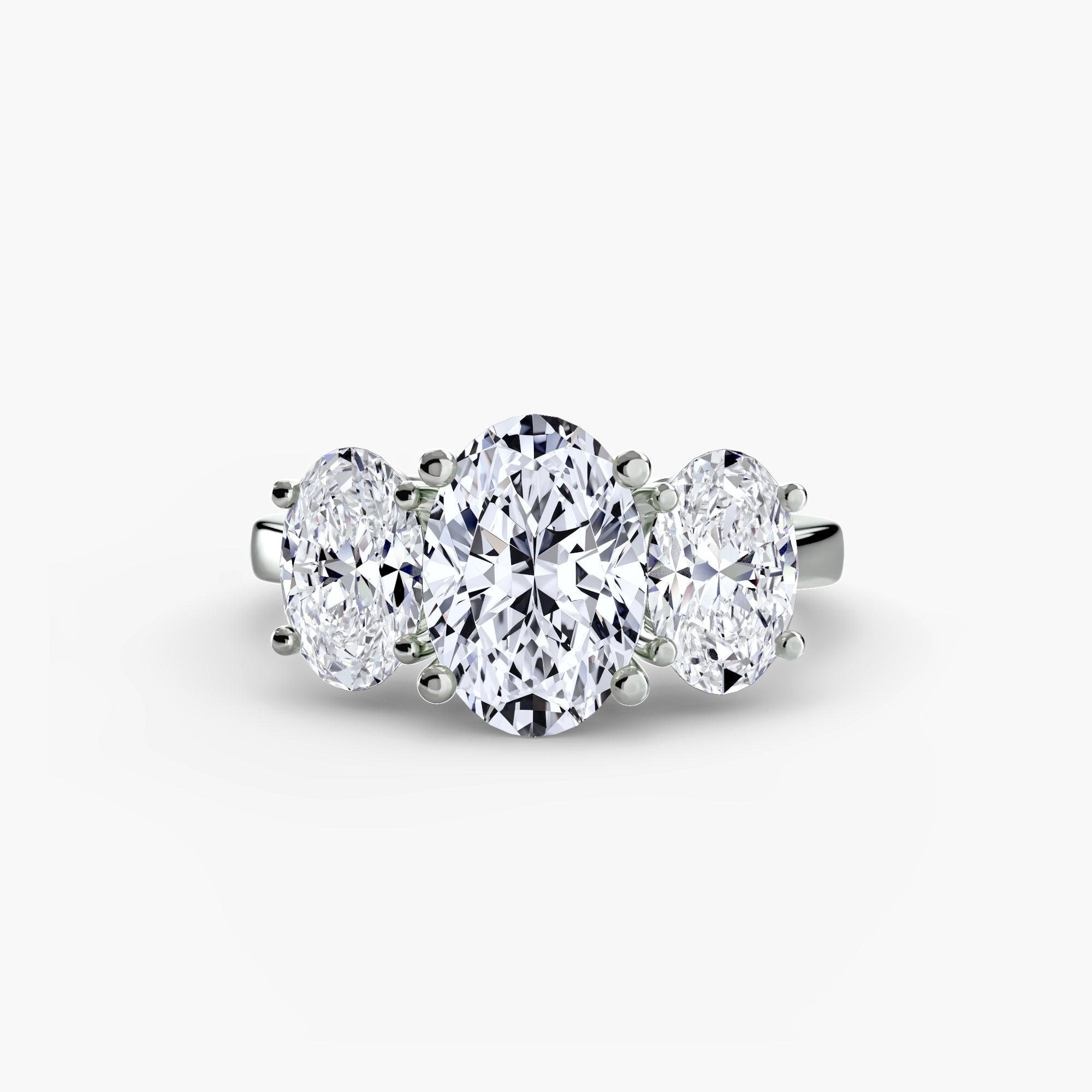 LIVORA Oval Trilogy Ring